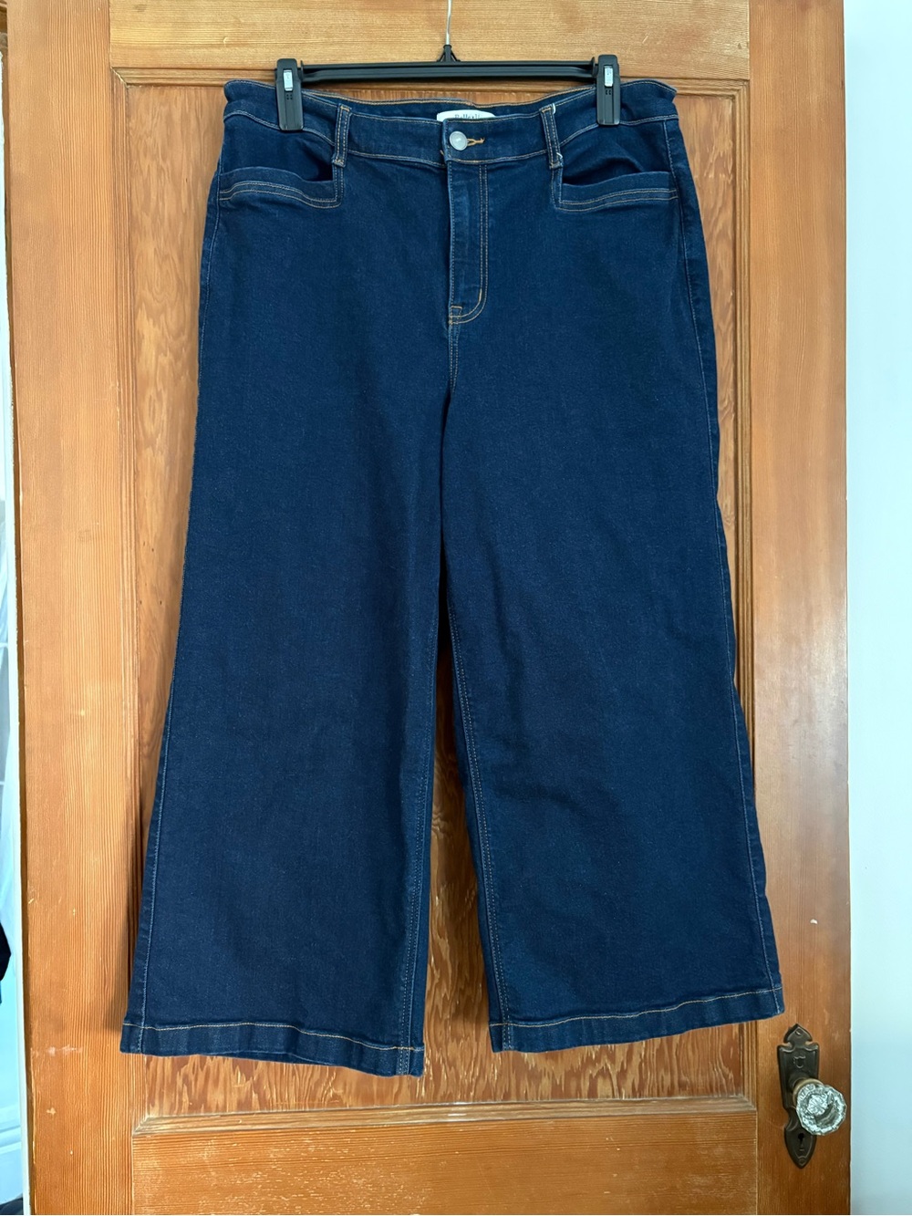 Retro high waisted jeans